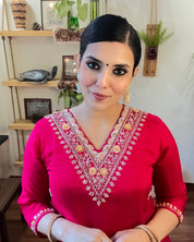 Mahnoor Pink Dola Silk Kurta Set - Param Iqbal