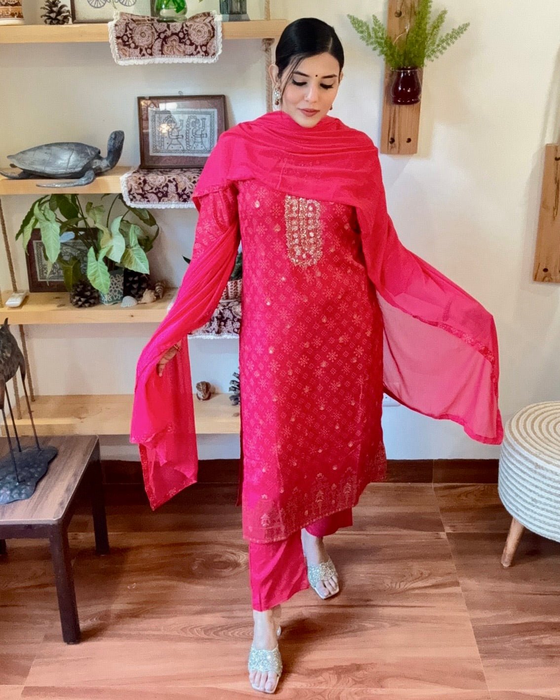 Saira Pink Muslin Kurta Set - Param Iqbal
