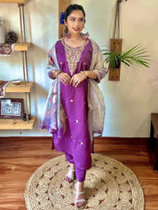 Vaani Lavender Silk Kurta Set - Param Iqbal