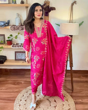 Alizeh Pink Muslin Kurta Set - Param Iqbal