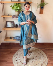 Naaira Teal Blue Silk Kurta Set - Param Iqbal
