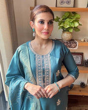 Naaira Teal Blue Silk Kurta Set - Param Iqbal