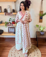 Niloufar white Cotton Kurta Set - Param Iqbal