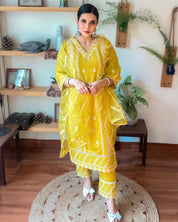 Saanvi Lime Green Cotton Kurta Set - Param Iqbal