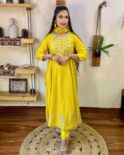 Urooj Yellow Cotton Kurta Set - Param Iqbal
